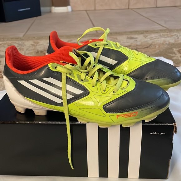 ADIDAS Good Condition Soccer Cleats Size 5 1/2 - Picture 3 of 7